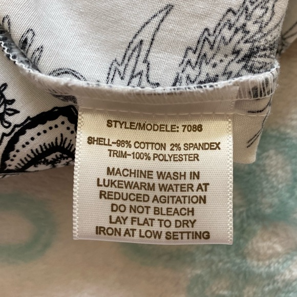 ❌ SOLD ❌ Patterned skirt! - Picture 6 of 7